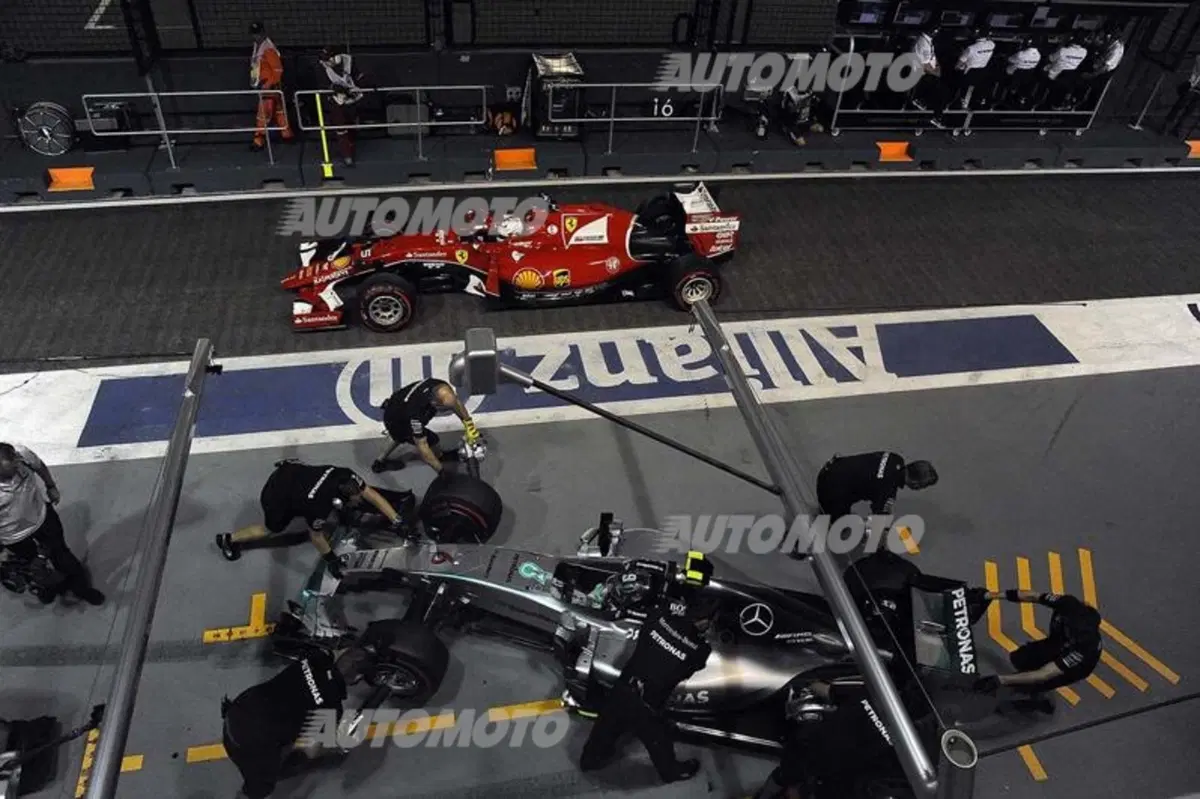 F1, Gp Singapore 2015: pole per Vettel (34)