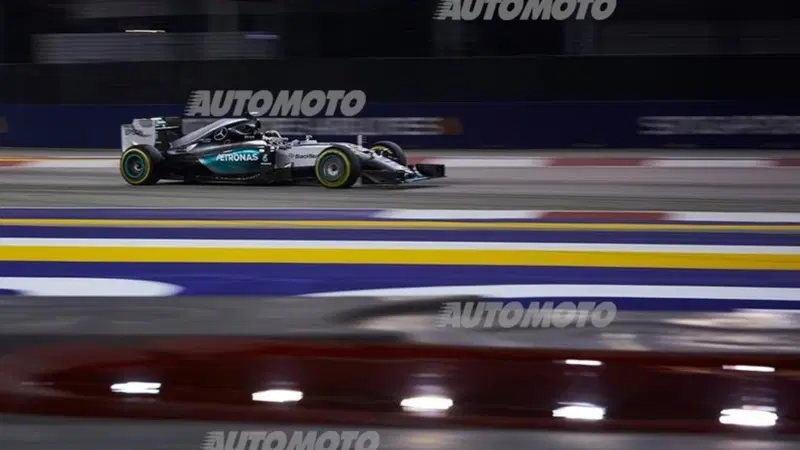 F1, GP Singapore 2015: l'allarme bomba alla Mercedes e tutte le altre curiosit&agrave;