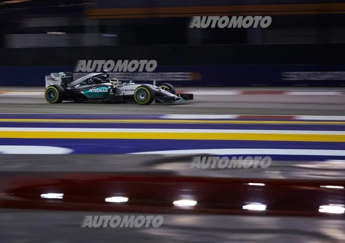 F1, GP Singapore 2015: l'allarme bomba alla Mercedes e tutte le altre curiosit&agrave;