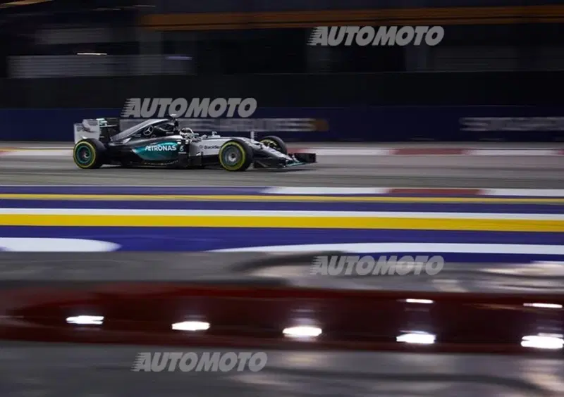 F1, GP Singapore 2015: l'allarme bomba alla Mercedes e tutte le altre curiosit&agrave;