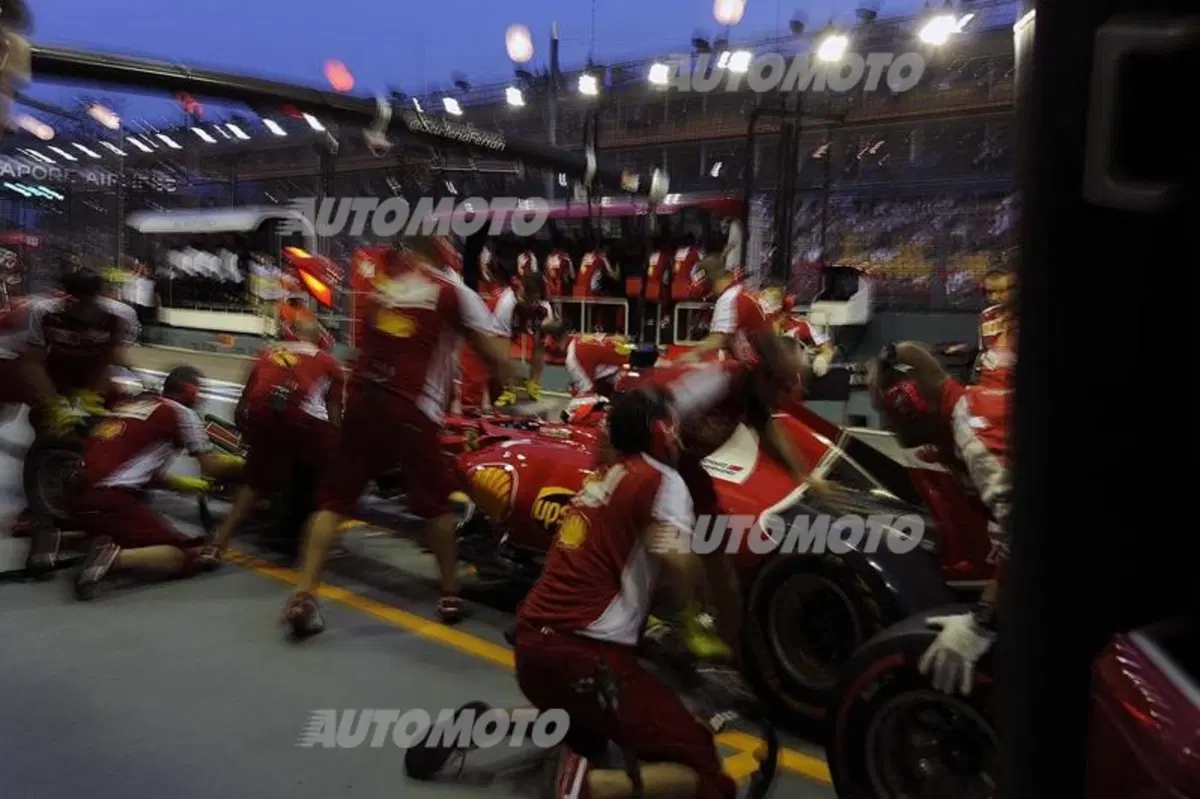 F1, Gp Singapore 2015, Vettel: «Domani ci aspetta il compito più difficile» (44)