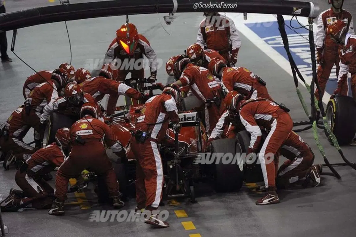 F1, Gp Singapore 2015, Vettel: «Proveremo a dare del filo da torcere alla Mercedes» (25)