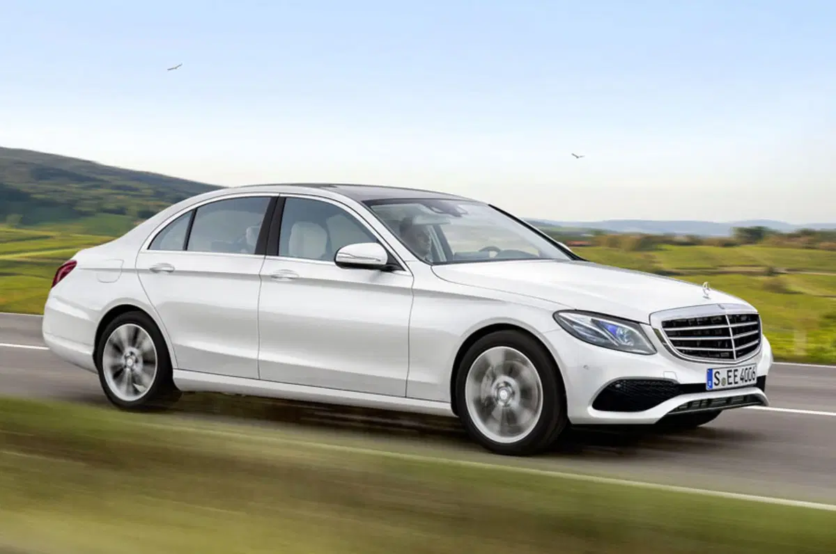 Nuova Mercedes Classe E: nel rendering, tanto in comune con la Classe C