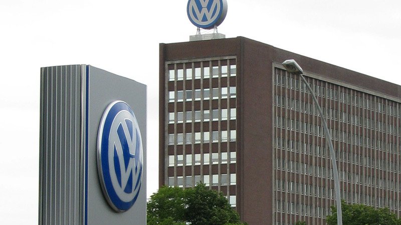 Dieselgate: Volkswagen crolla in borsa. -35% da luned&igrave;, bruciati 25 mld