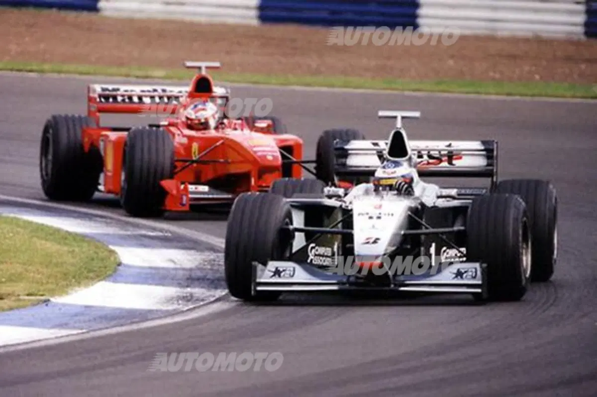 Mika Hakkinen, la storia: il pilota dalle due vite che riuscì a battere Schumi