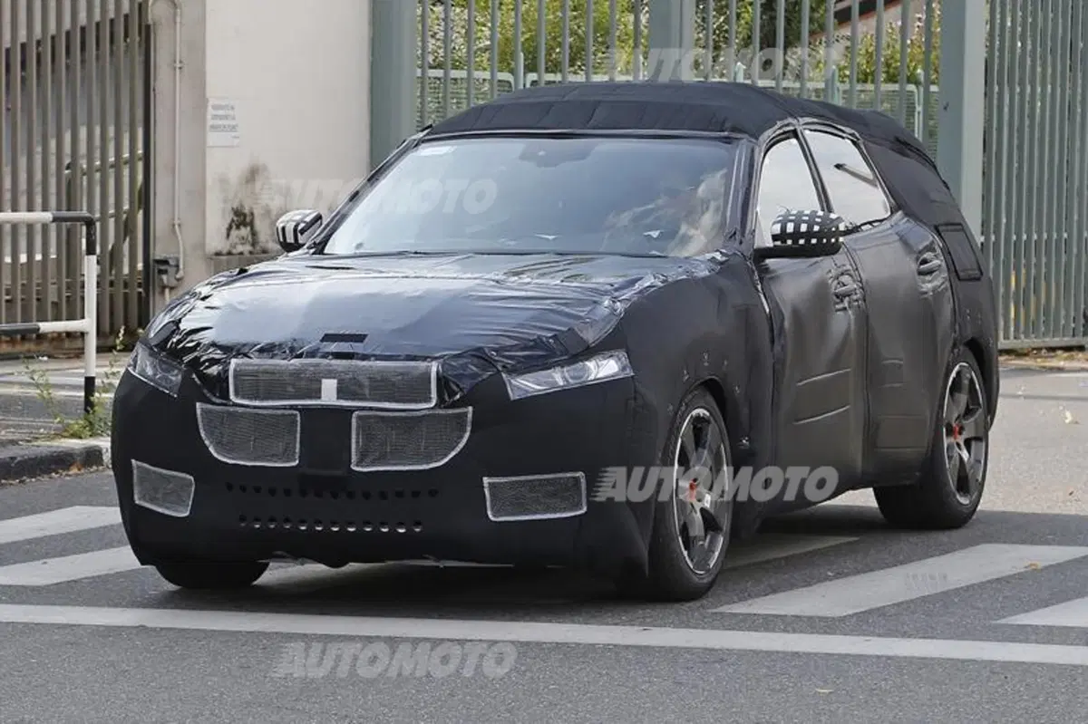 Maserati Levante: beccata per la prima volta la versione definitiva