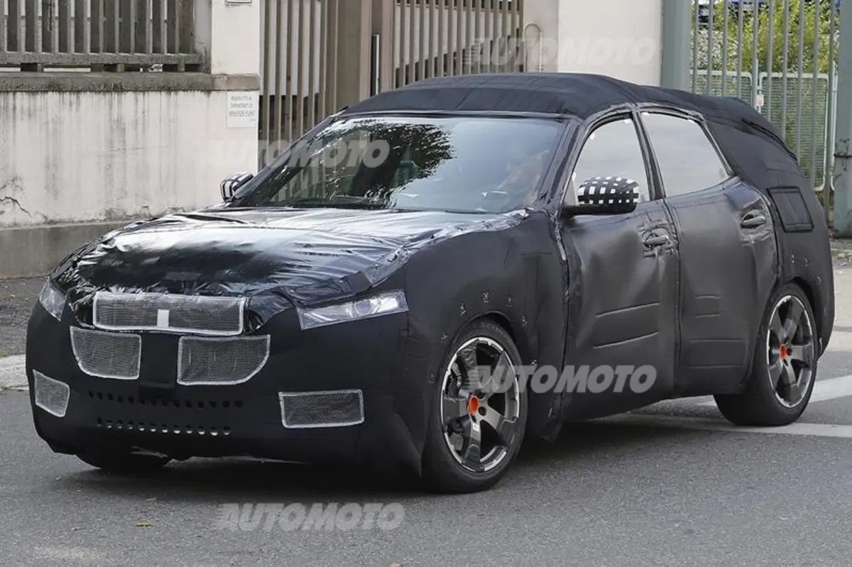 Maserati Levante: beccata per la prima volta la versione definitiva (5)