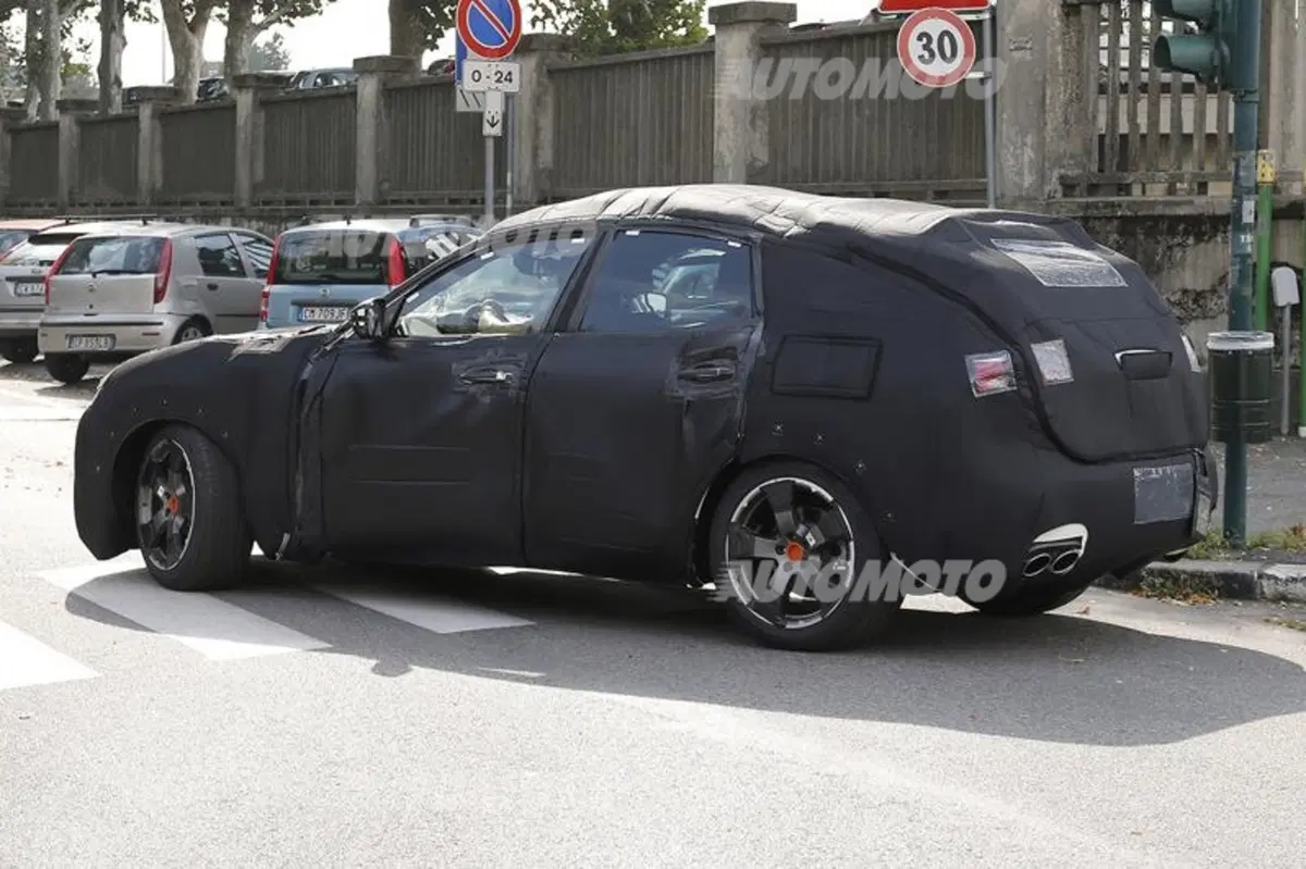 Maserati Levante: beccata per la prima volta la versione definitiva (10)