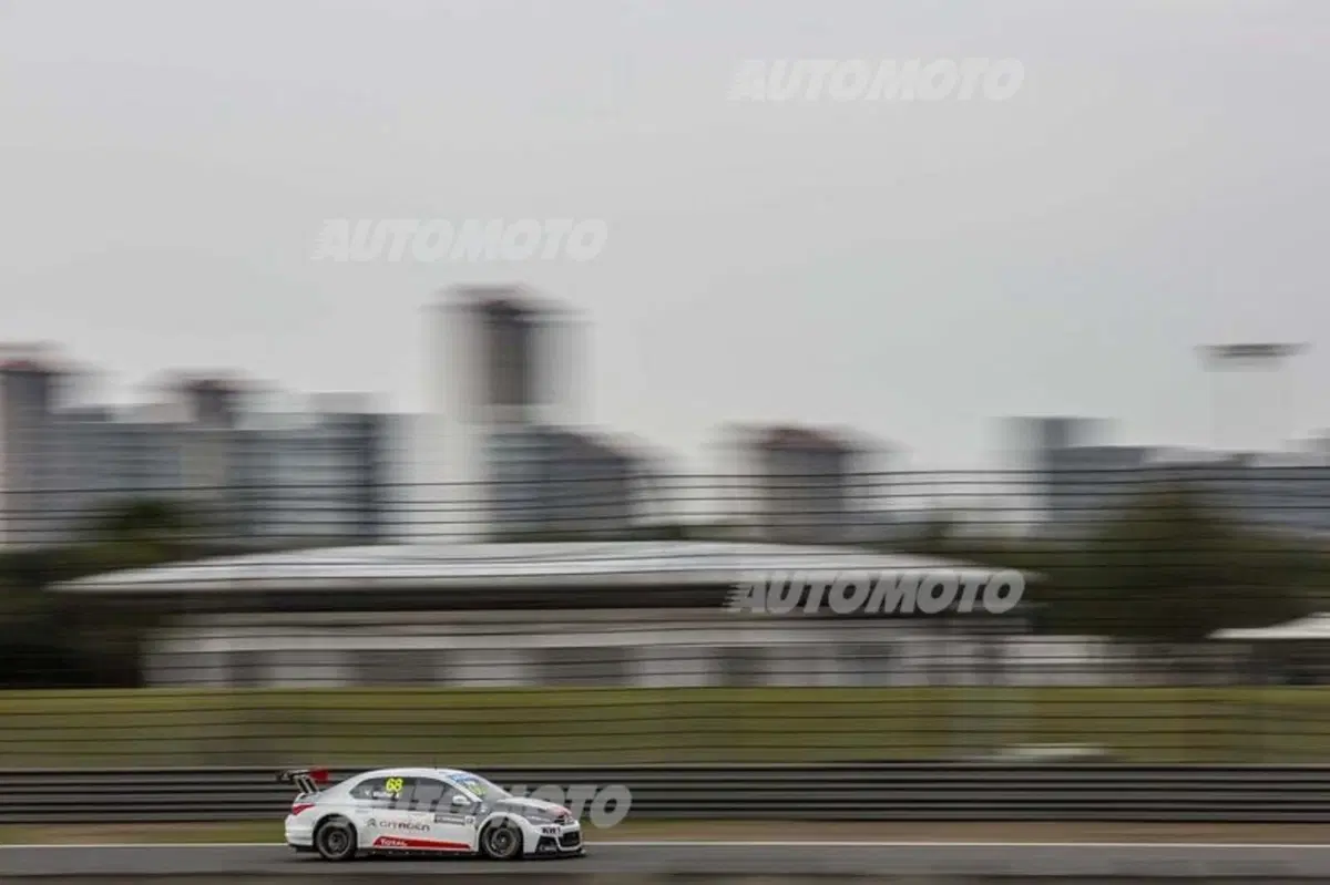 WTCC 2015 Cina: qualifiche rimandate a domenica mattina (6)