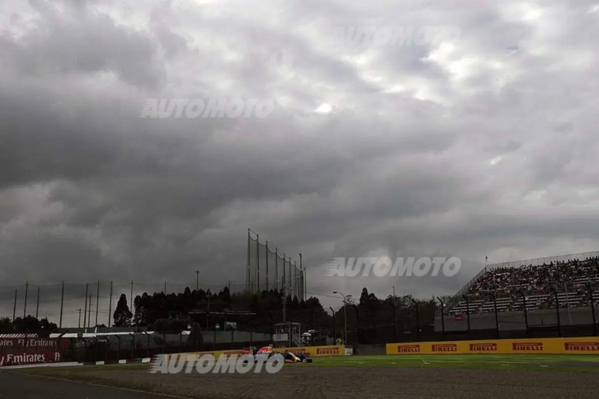 F1, Gp Giappone 2015: pole per Rosberg. Vettel quarto (5)