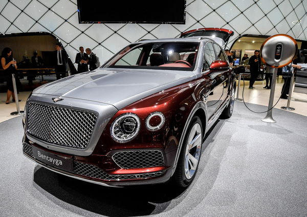 Bentley al Salone di Ginevra 2018 [Video]