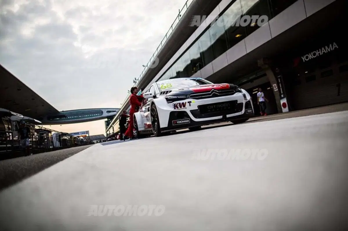 WTCC 2015, qualifiche Cina: pole per López (13)