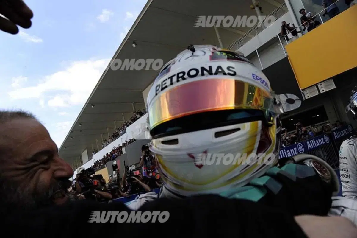 F1, Gp Giappone 2015: vince Hamilton. Vettel terzo (12)