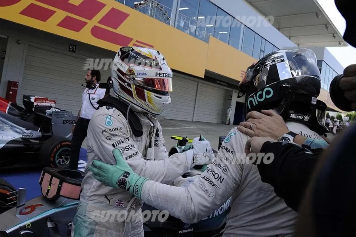 F1, Gp Giappone 2015: vince Hamilton. Vettel terzo (14)