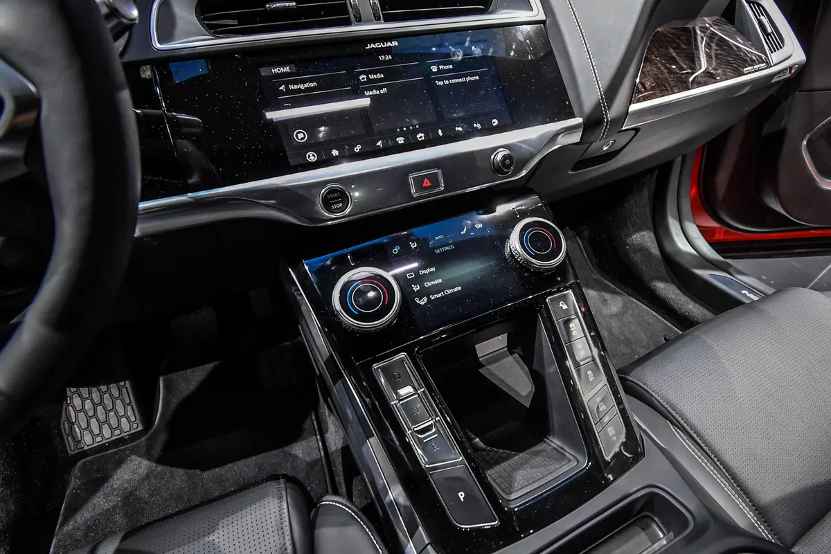 Jaguar al Salone di Ginevra 2018 (14)