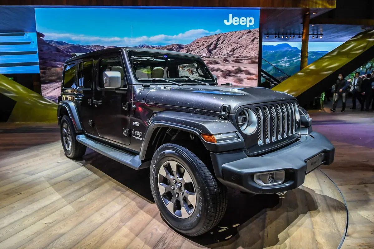 Jeep Grand Cherokee Trackhawk, il super SUV da 700 CV debutta al Salone di Ginevra 2018 (27)