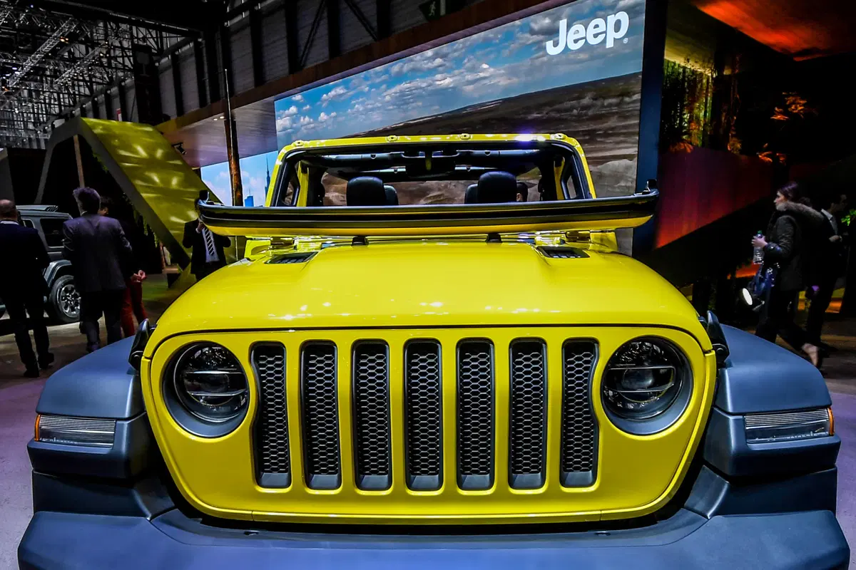 Jeep Grand Cherokee Trackhawk, il super SUV da 700 CV debutta al Salone di Ginevra 2018 (36)