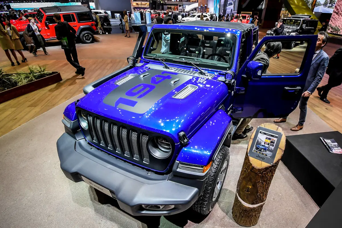Jeep Grand Cherokee Trackhawk, il super SUV da 700 CV debutta al Salone di Ginevra 2018 (44)