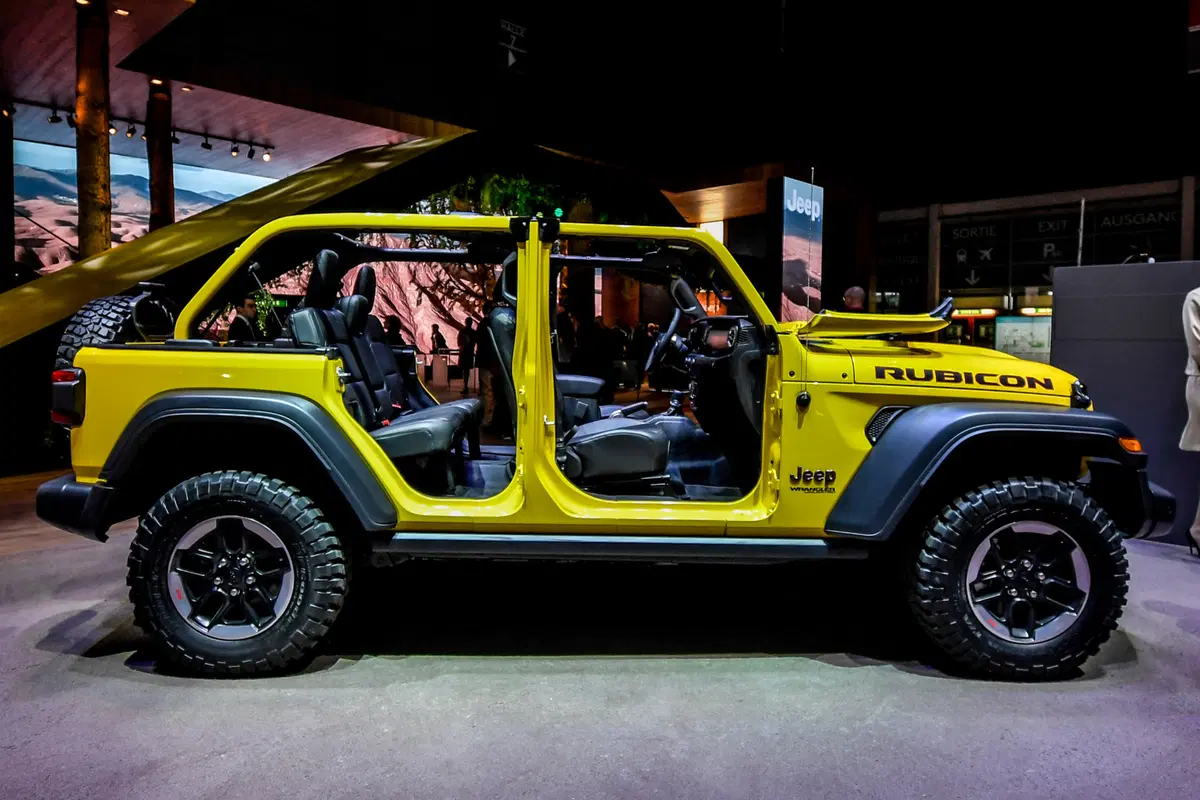 Jeep Grand Cherokee Trackhawk, il super SUV da 700 CV debutta al Salone di Ginevra 2018 (45)
