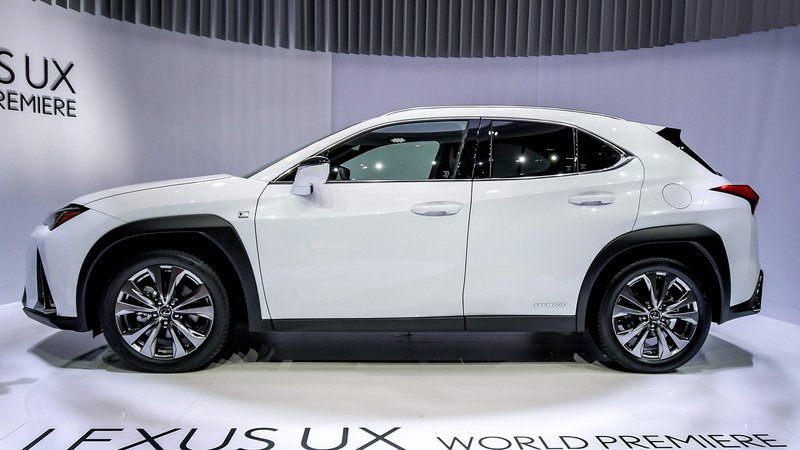 Lexus UX al Salone di Ginevra 2018 [Video]