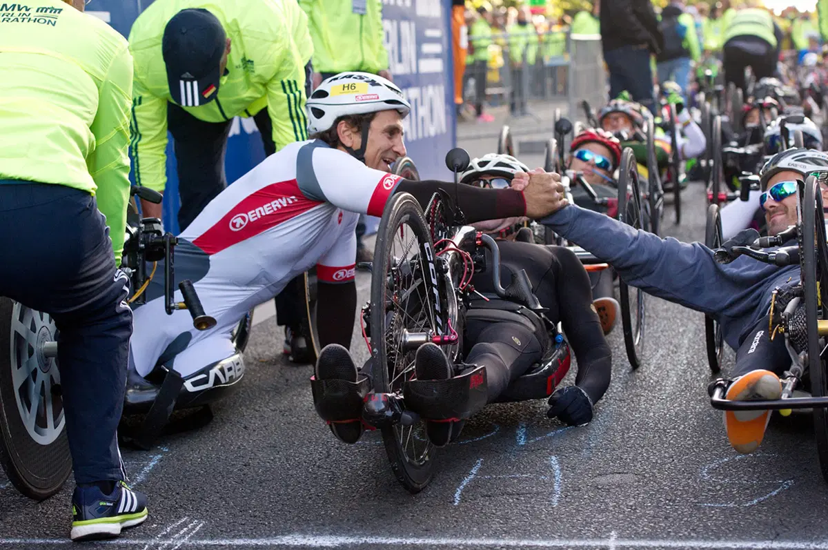 Zanardi eroico alla Maratona di Berlino (5)