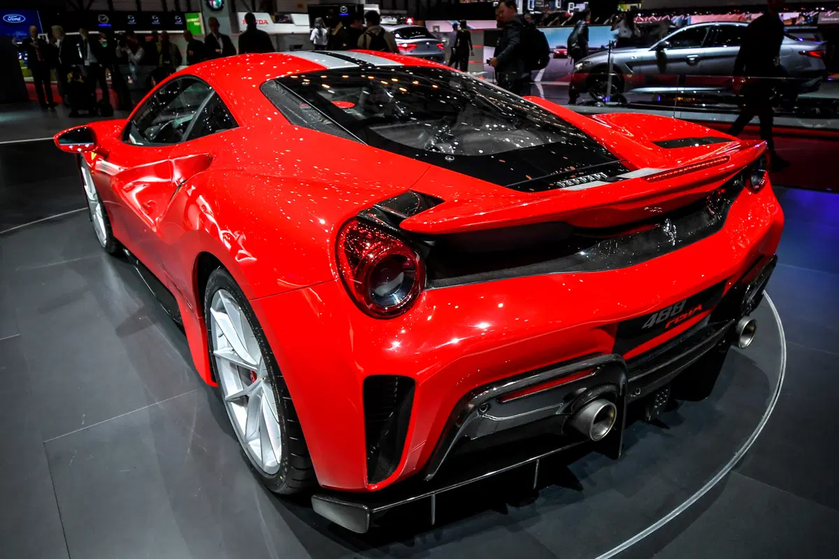 Ferrari al Salone di Ginevra 2018 [video] (10)
