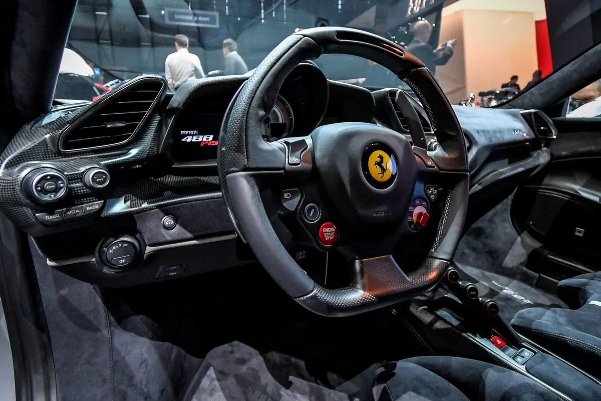 Ferrari al Salone di Ginevra 2018 [video] (15)