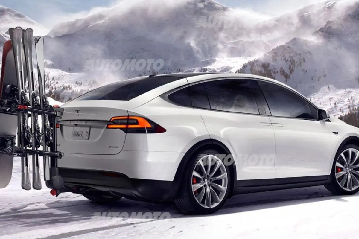 Tesla Model X, ecco la versione di serie (5)