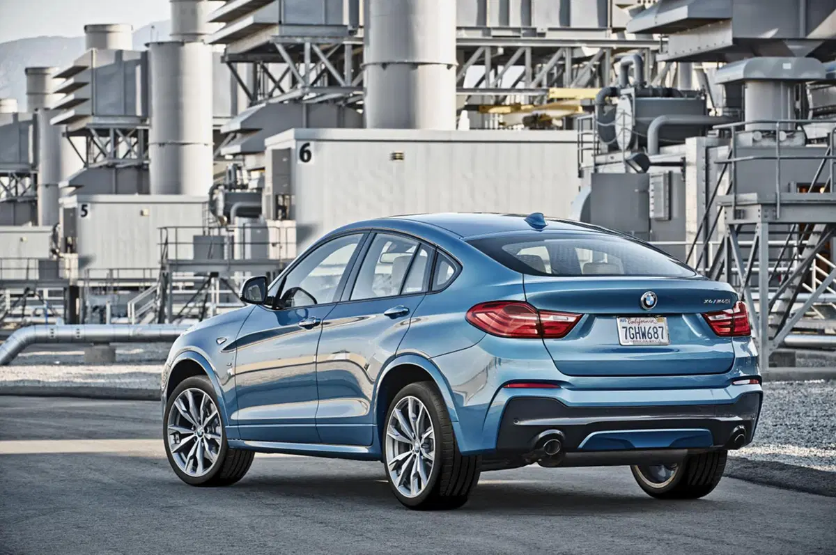 BMW X4 M40i: il SUV bavarese viene estremizzato (15)