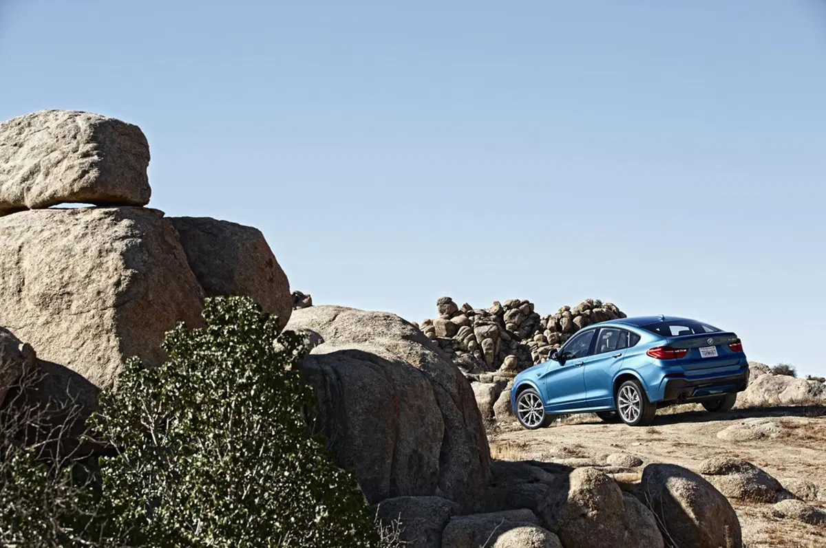 BMW X4 M40i: il SUV bavarese viene estremizzato (18)