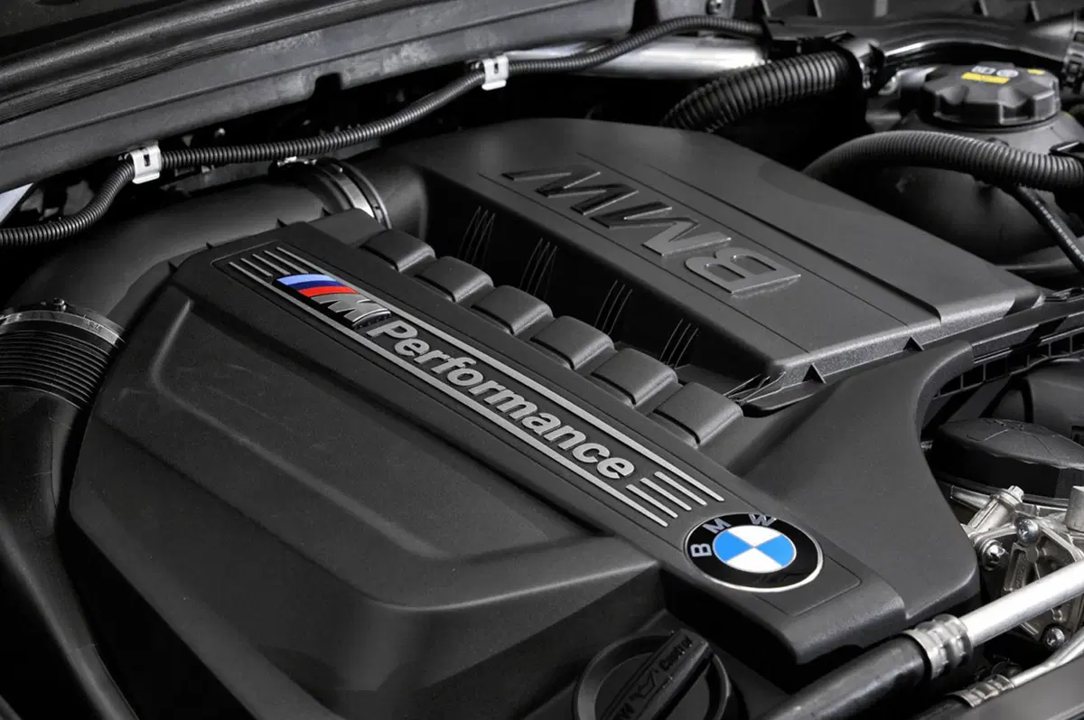 BMW X4 M40i: il SUV bavarese viene estremizzato (22)