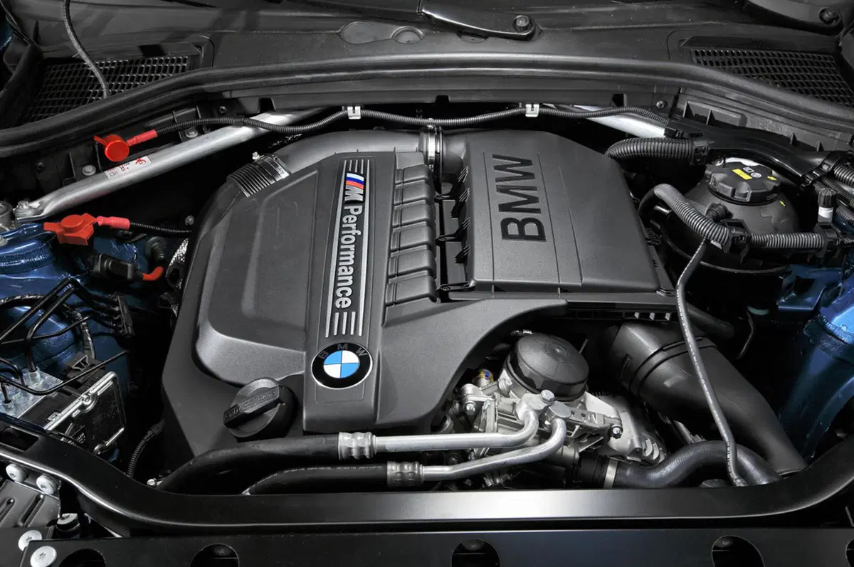 BMW X4 M40i: il SUV bavarese viene estremizzato (30)