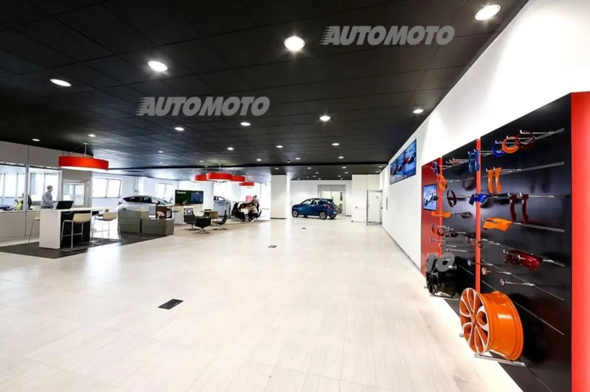 Nissan, parte la rivoluzione della rete vendita (25)