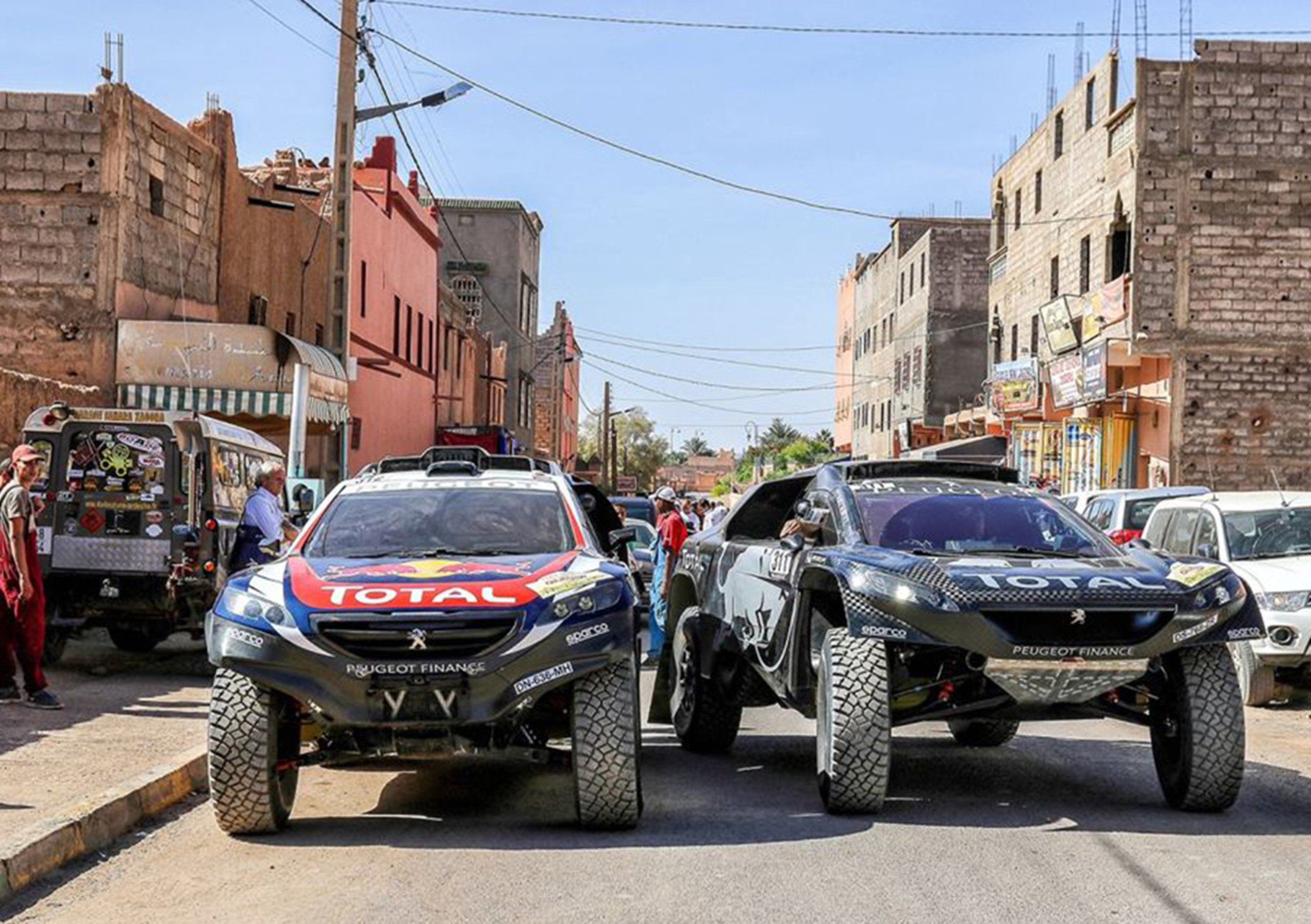 Mondiale Rally Raid Marocco 2015: Sainz e Peugeot dominano la scena