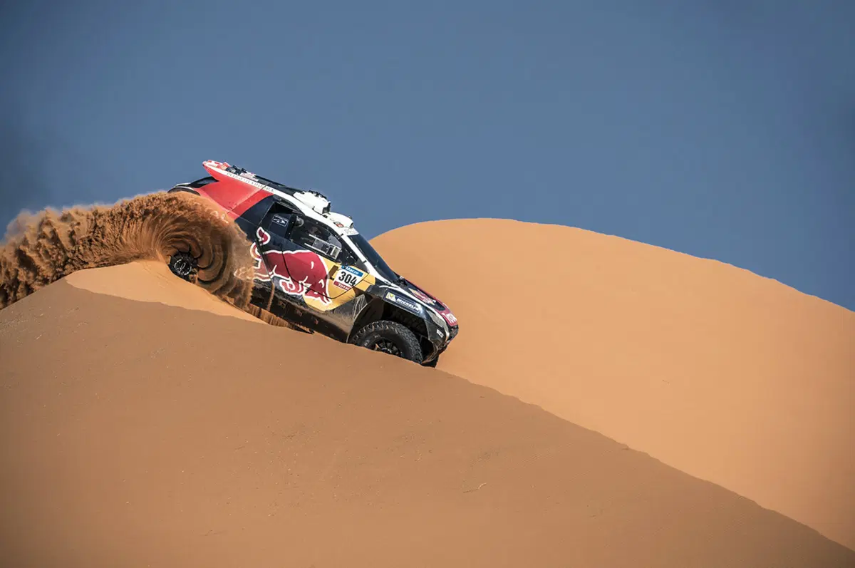 OiLibia Marocco Day 2: la scure Peugeot è scesa sul Rally Raid