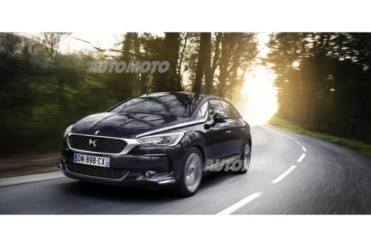 DS 5 è Auto Europa U.I.G.A. 2016 (8)