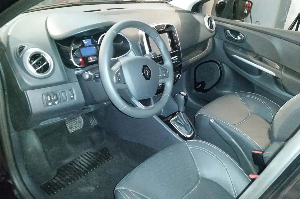 Renault Clio Duel: le due anime della Regié (16)