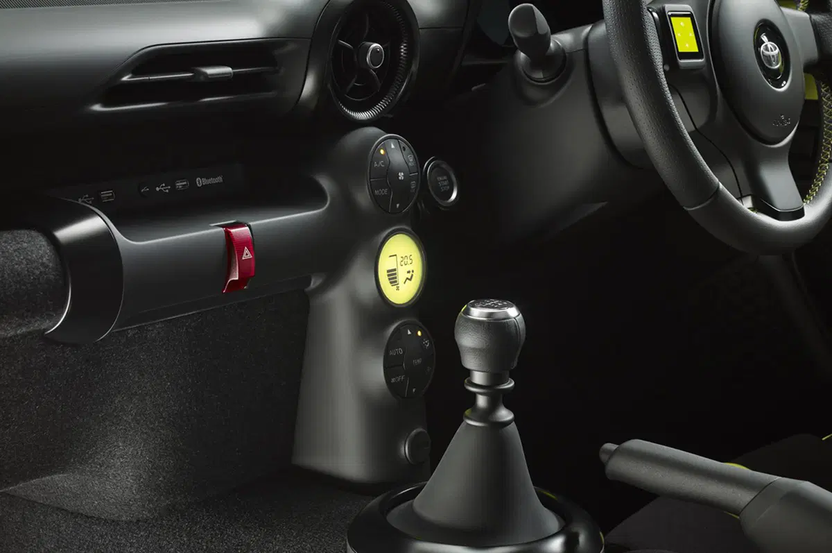 Toyota S-FR: la concept che sfida Mazda MX-5 (5)