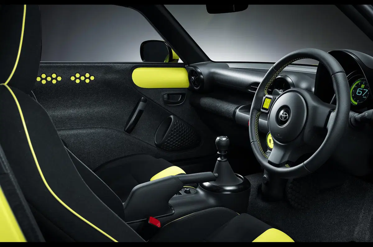 Toyota S-FR: la concept che sfida Mazda MX-5 (6)