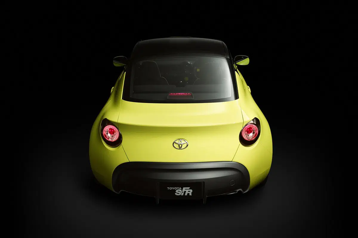 Toyota S-FR: la concept che sfida Mazda MX-5 (9)