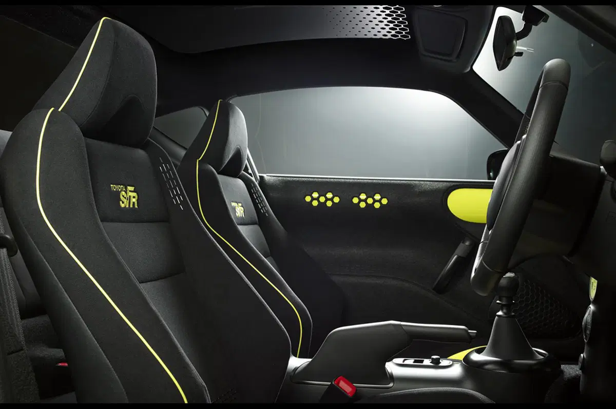 Toyota S-FR: la concept che sfida Mazda MX-5 (12)