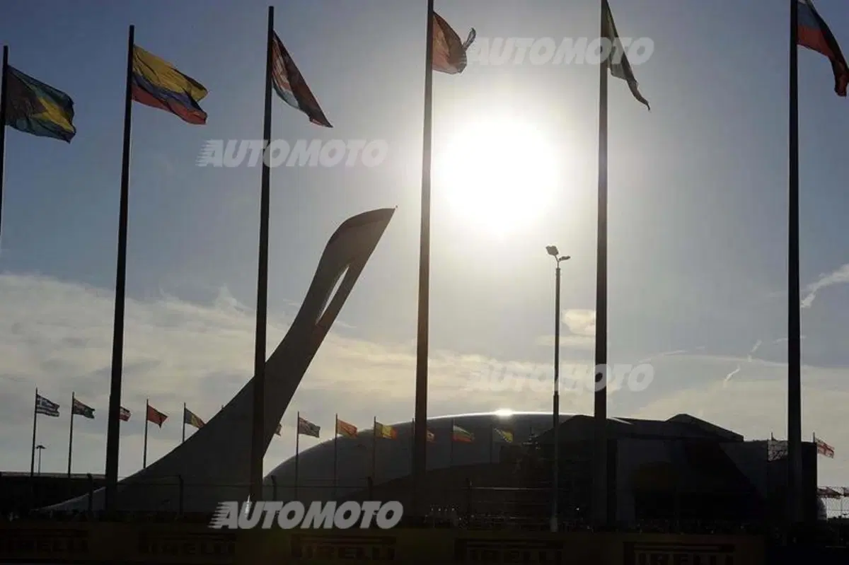 F1, Gp Russia 2015: la Mercedes tenta l’affondo al titolo Costruttori (10)