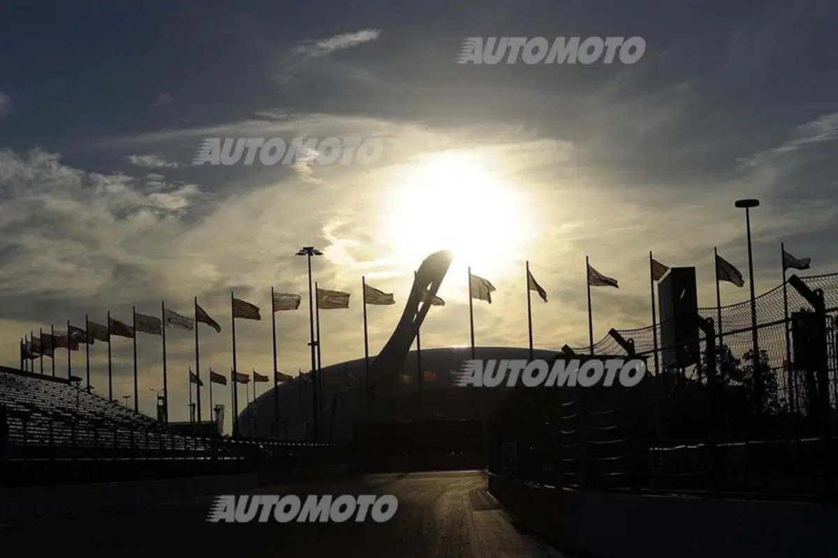 F1, Gp Russia 2015: la Mercedes tenta l’affondo al titolo Costruttori (14)