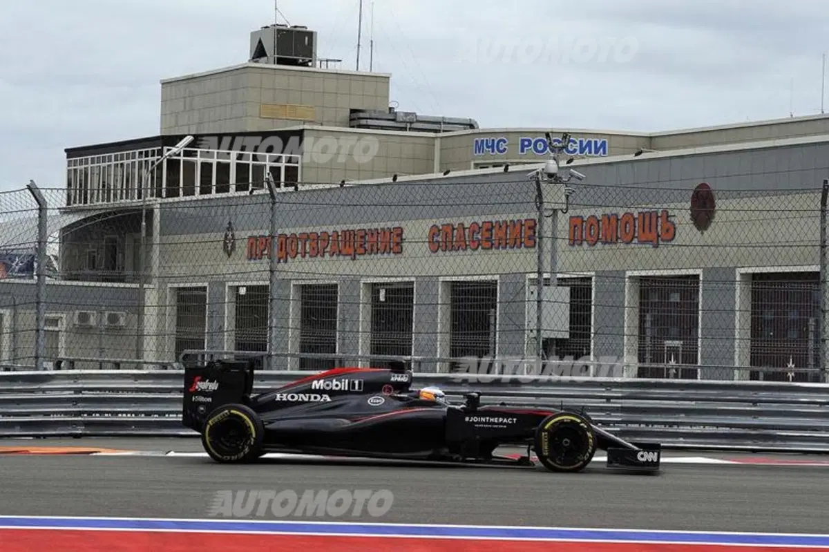 F1, Gp Russia 2015: la Mercedes tenta l’affondo al titolo Costruttori (44)