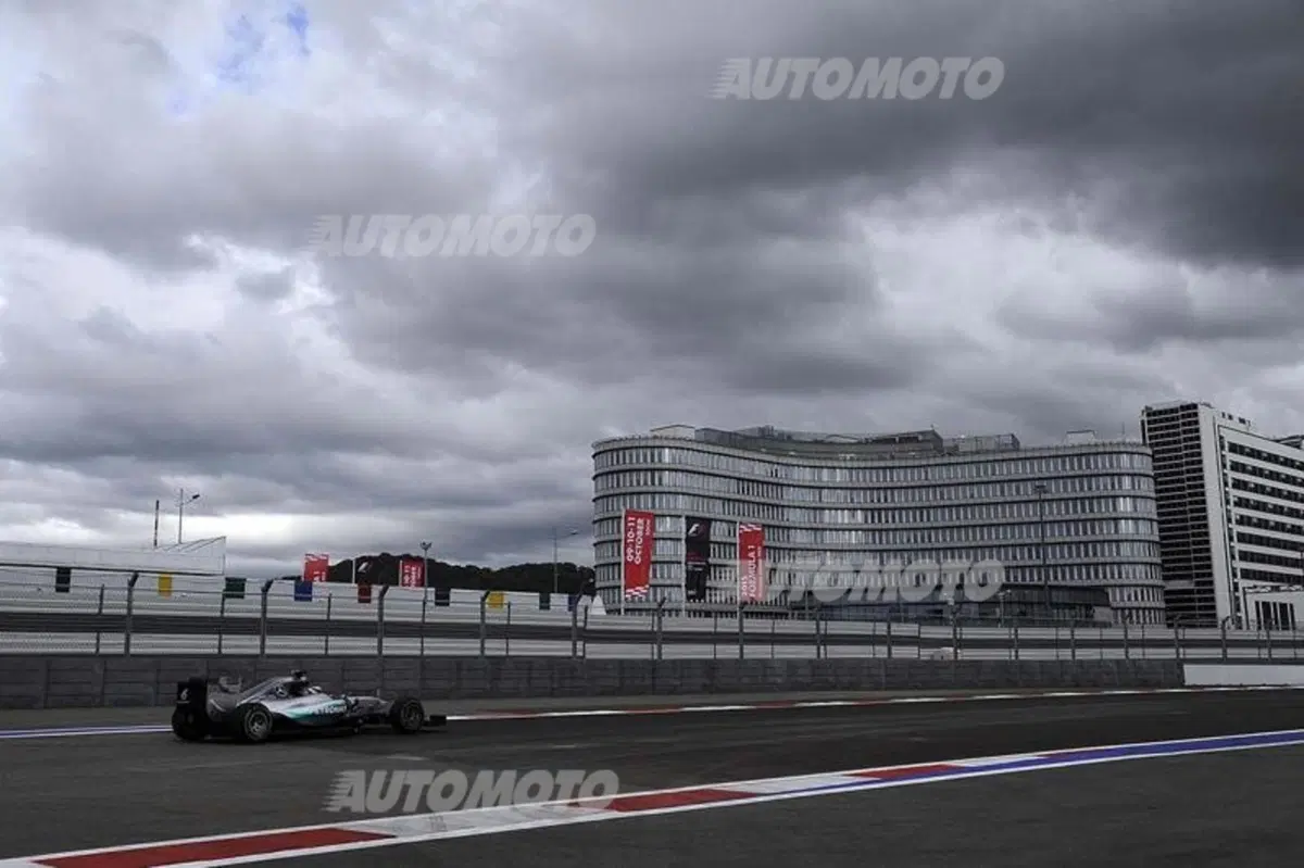 F1, Gp Russia 2015: la Mercedes tenta l’affondo al titolo Costruttori (56)