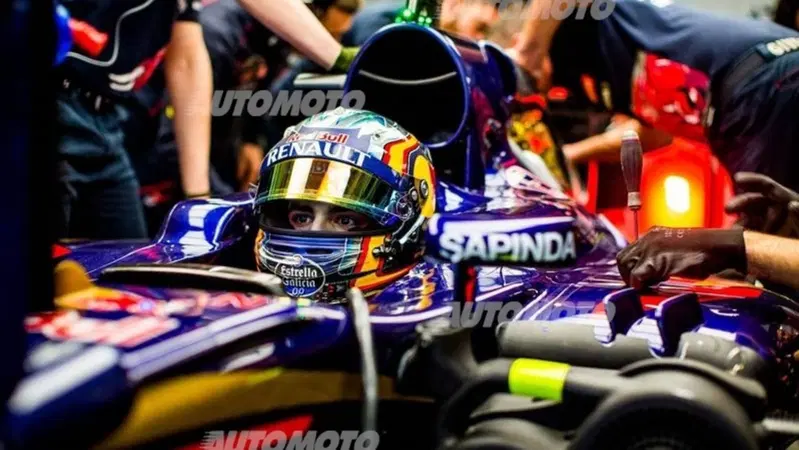 F1, Gp Russia 2015, FP3: grave incidente per Sainz. Il pilota: &laquo;Sto bene&raquo;