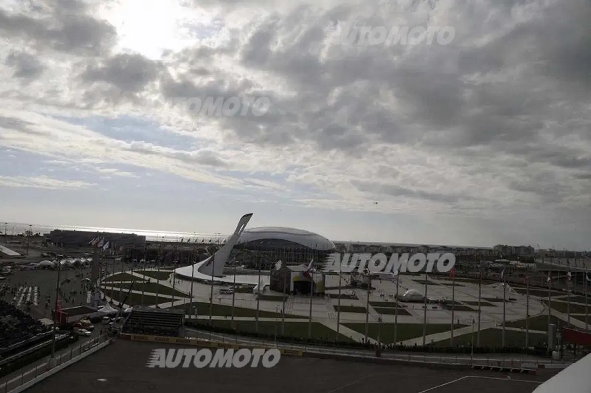 F1, Gp Russia 2015: pole per Rosberg. Quarto Vettel (3)