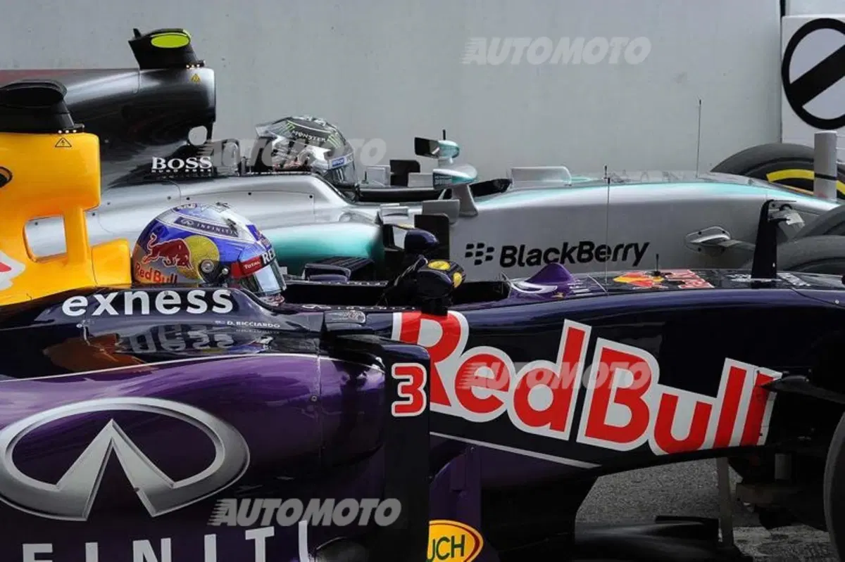 F1, Gp Russia 2015: pole per Rosberg. Quarto Vettel (8)