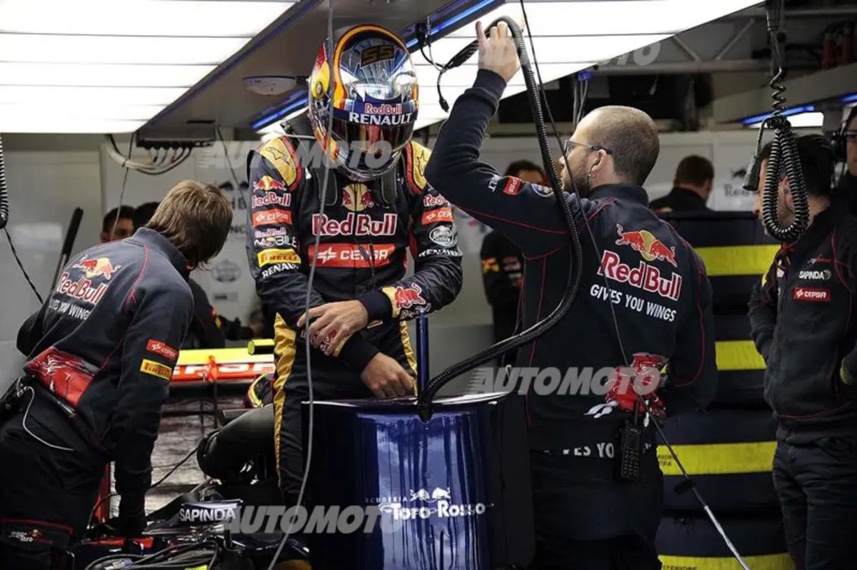 F1, Gp Russia 2015: pole per Rosberg. Quarto Vettel (10)