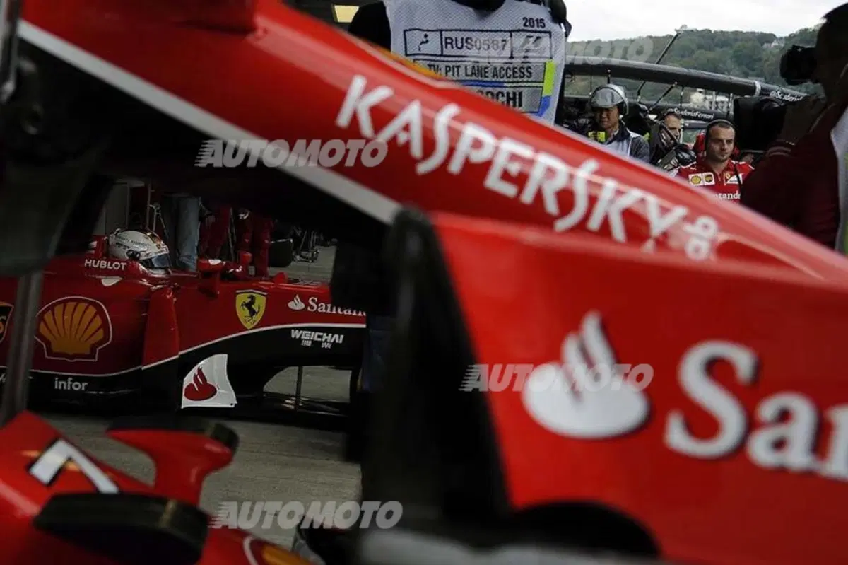 F1, Gp Russia 2015: pole per Rosberg. Quarto Vettel (12)